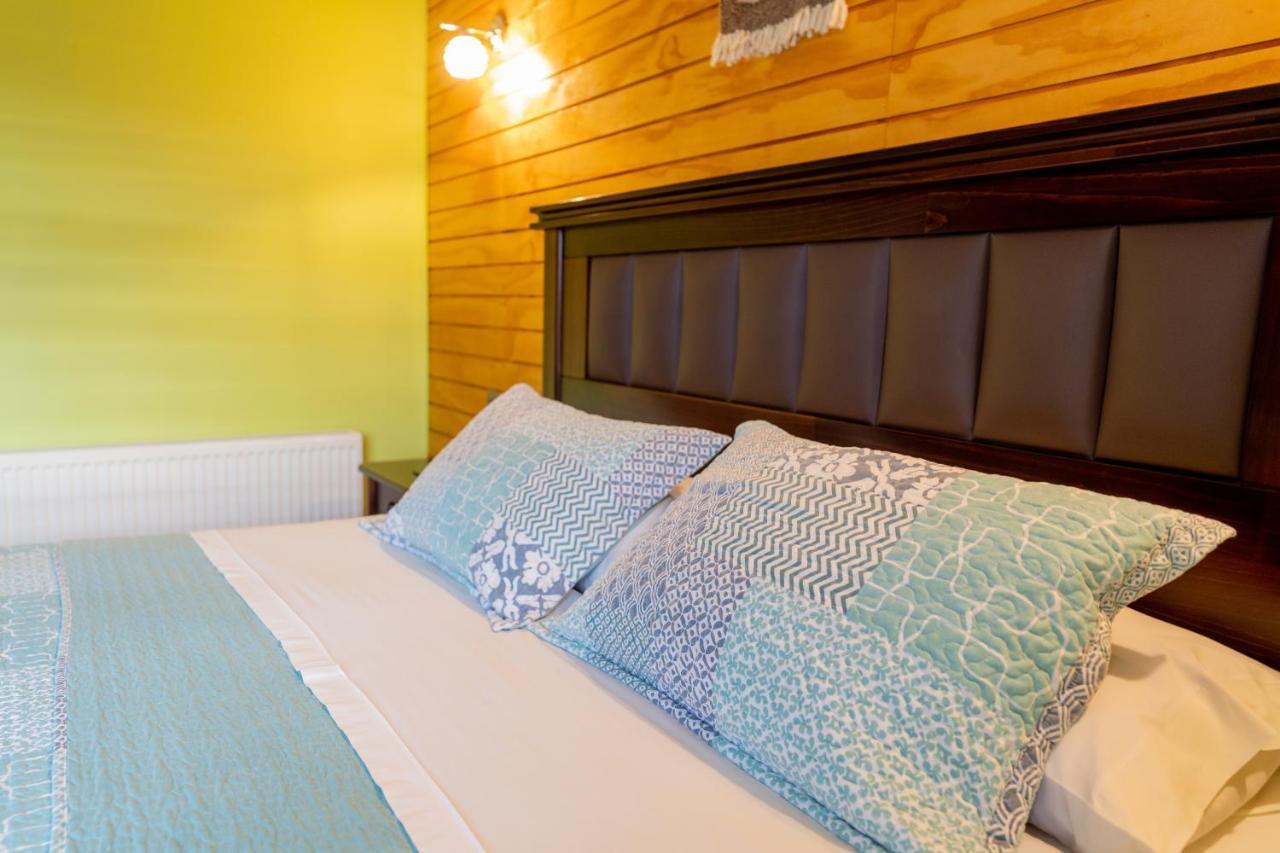 Casa Lucy Bed & Breakfast Puerto Natales Exterior photo