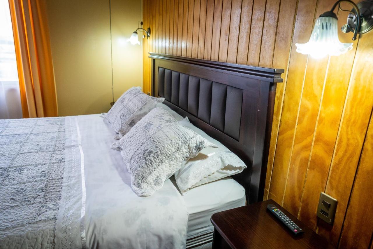 Casa Lucy Bed & Breakfast Puerto Natales Exterior photo