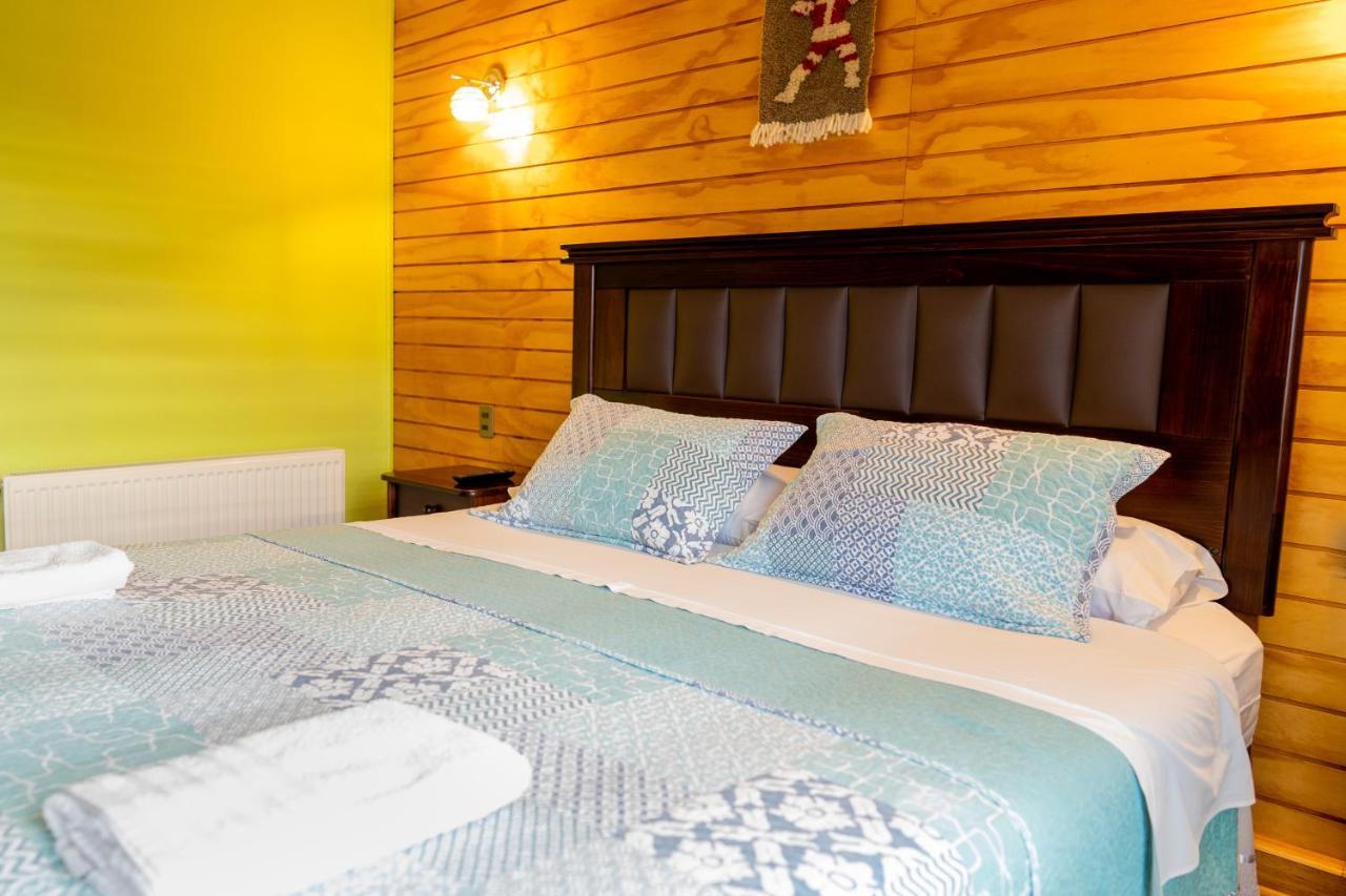 Casa Lucy Bed & Breakfast Puerto Natales Exterior photo
