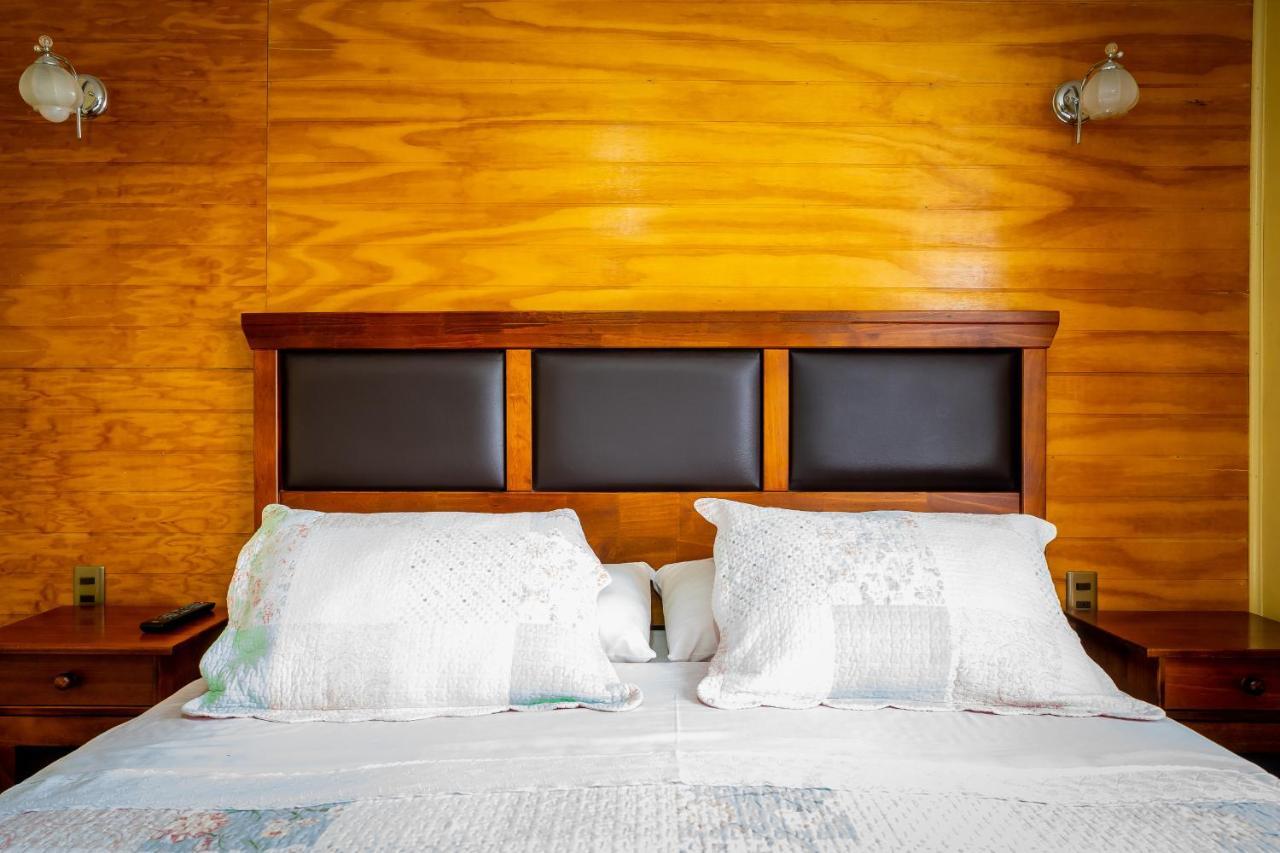 Casa Lucy Bed & Breakfast Puerto Natales Exterior photo