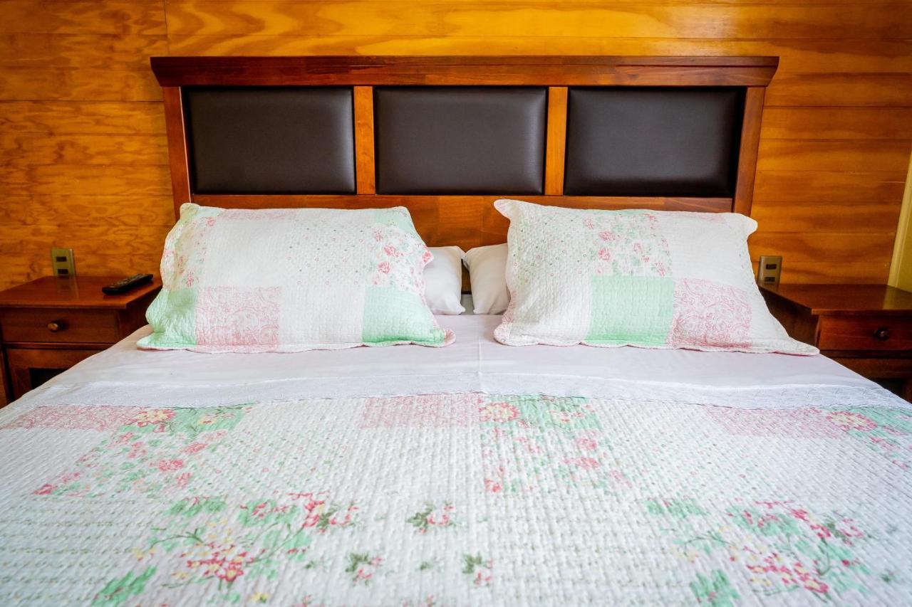 Casa Lucy Bed & Breakfast Puerto Natales Exterior photo