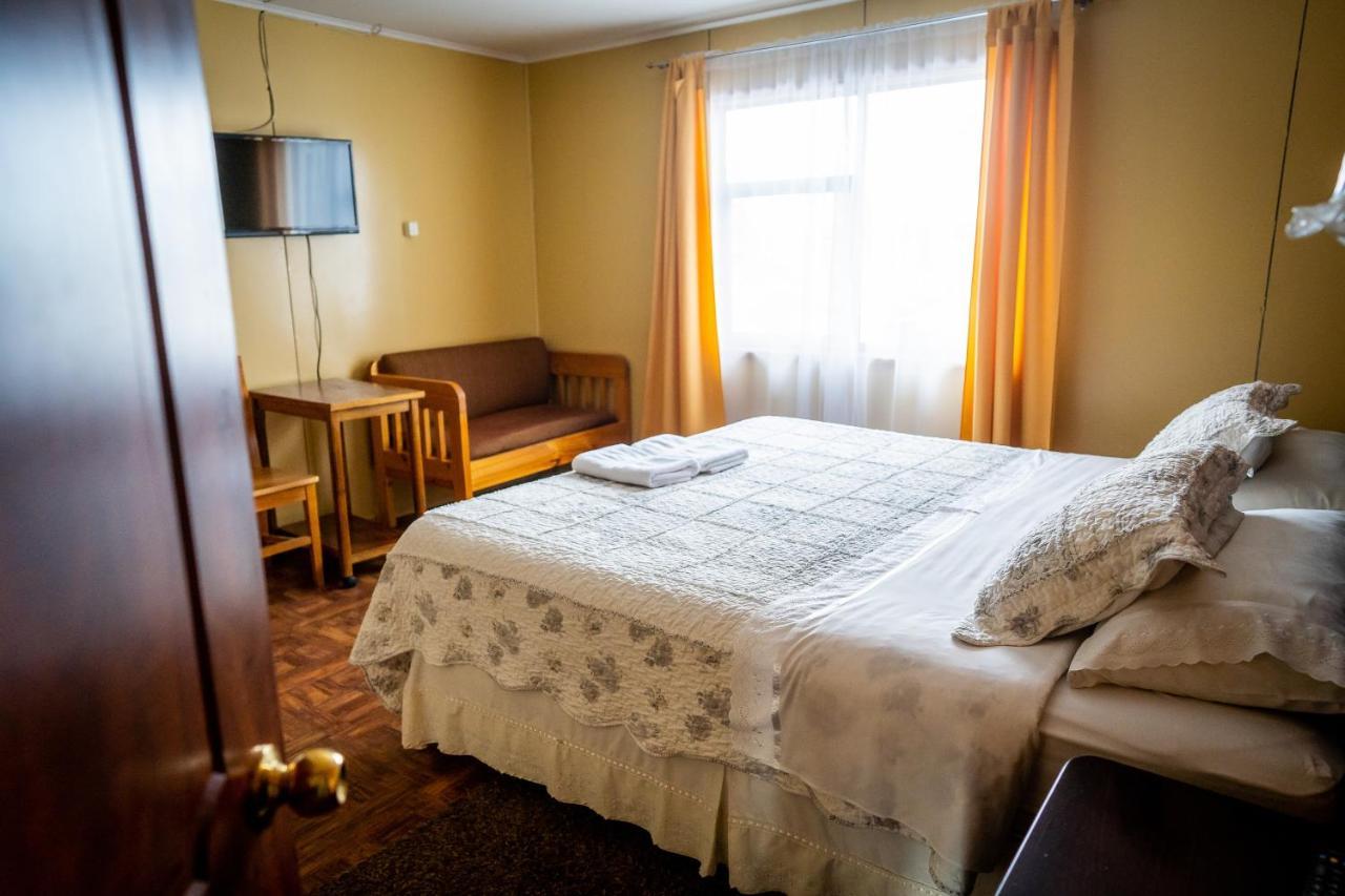Casa Lucy Bed & Breakfast Puerto Natales Exterior photo