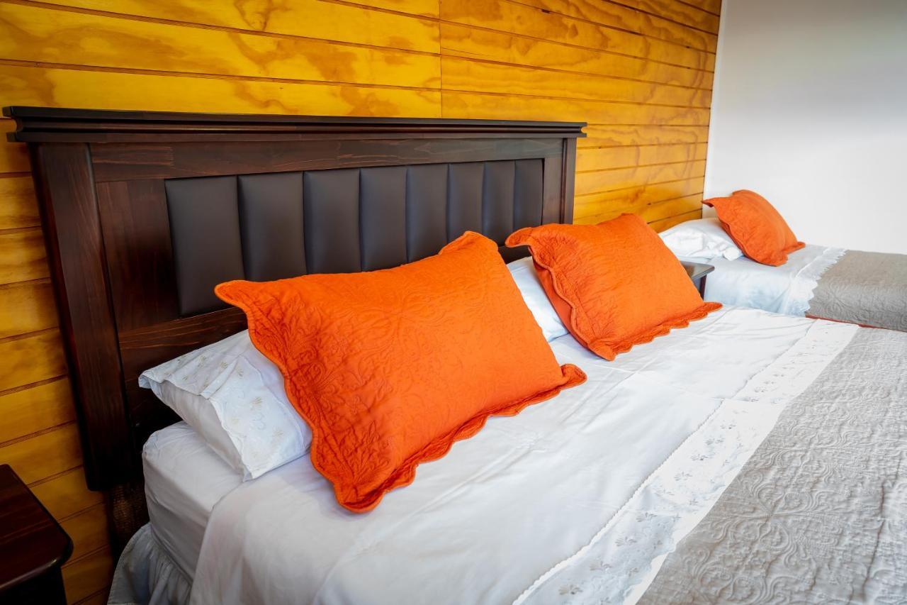 Casa Lucy Bed & Breakfast Puerto Natales Exterior photo